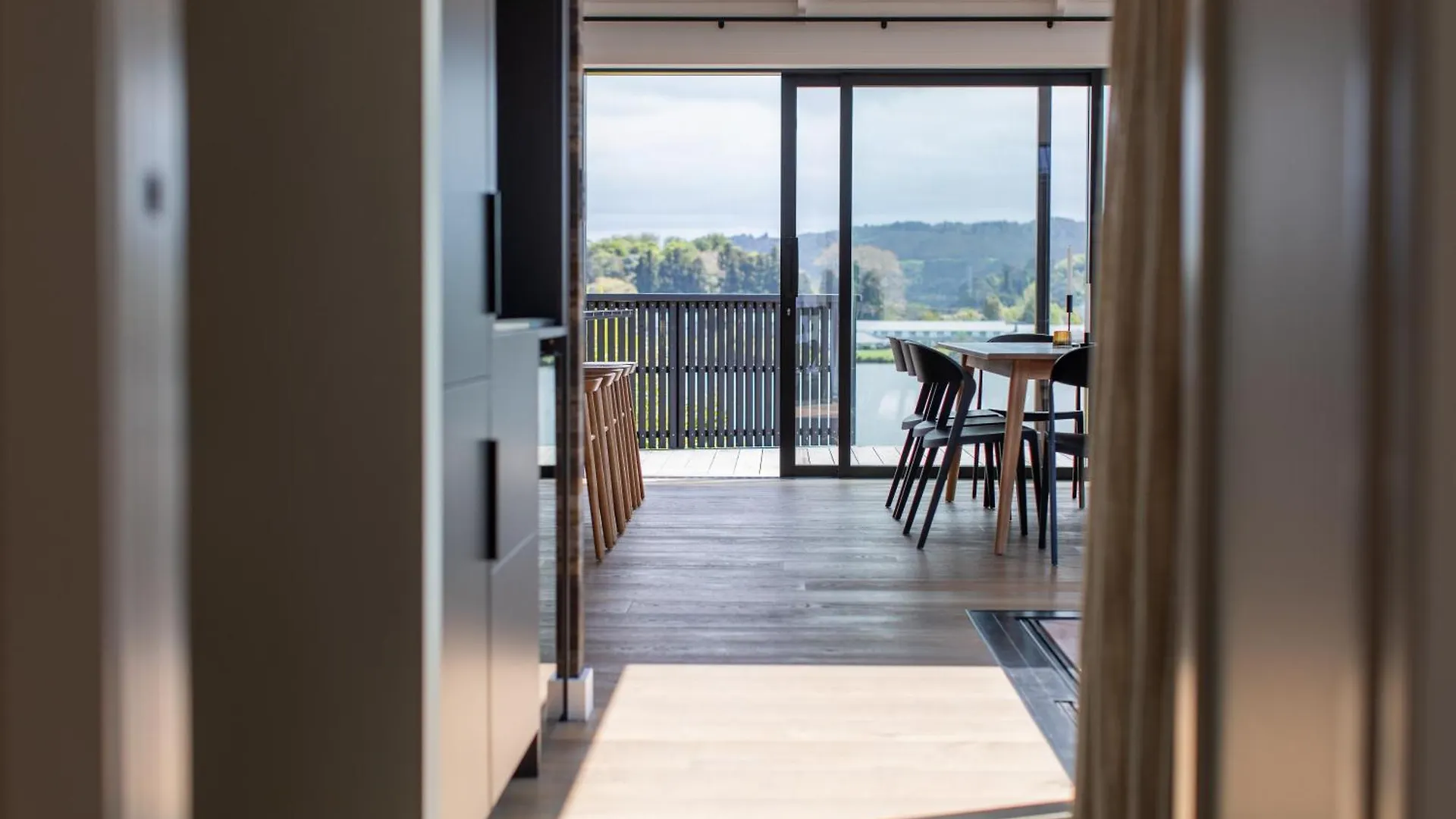 Lakefront Living - Lake Rotoiti Holiday Home Rotorua 0*,